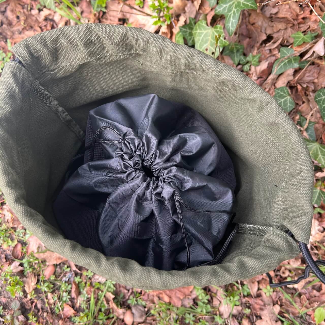 Catty Shack Duffle Bag - Image 3