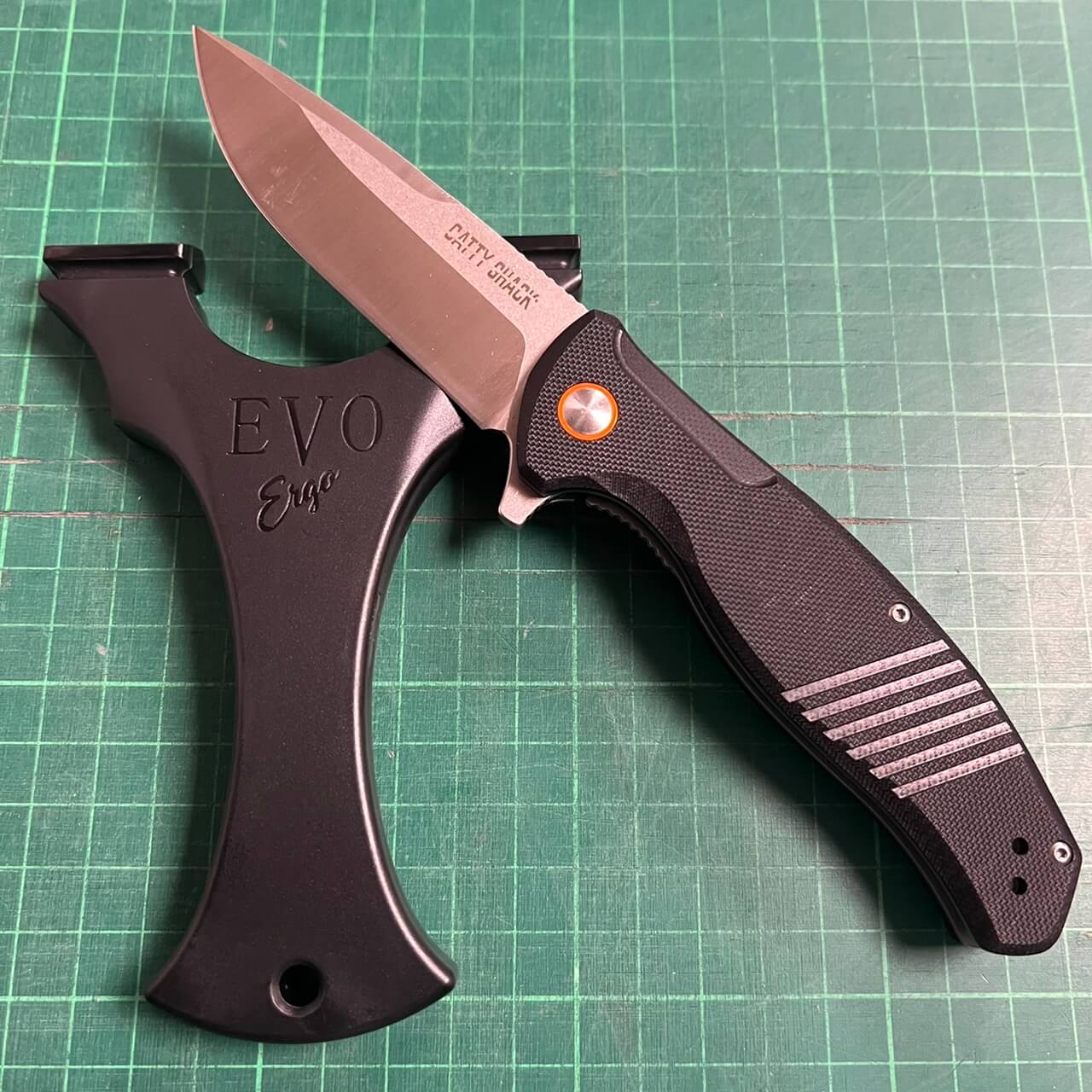 'Blackjack' Knife and Ergo Slingshot Set
